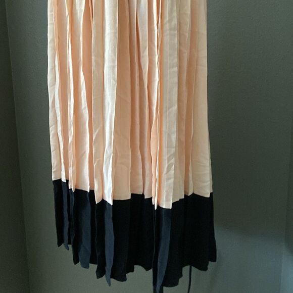 NWOT Kate Spade Two Tone Colorblock Accordion Pleat Crepe Skirt Peach Black - Picture 5 of 11